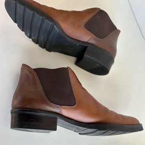 Unisa Brown Leather Woman’s Chelsea Ankle Boots. Size 9